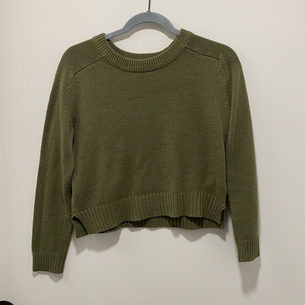 Green cropped sweater